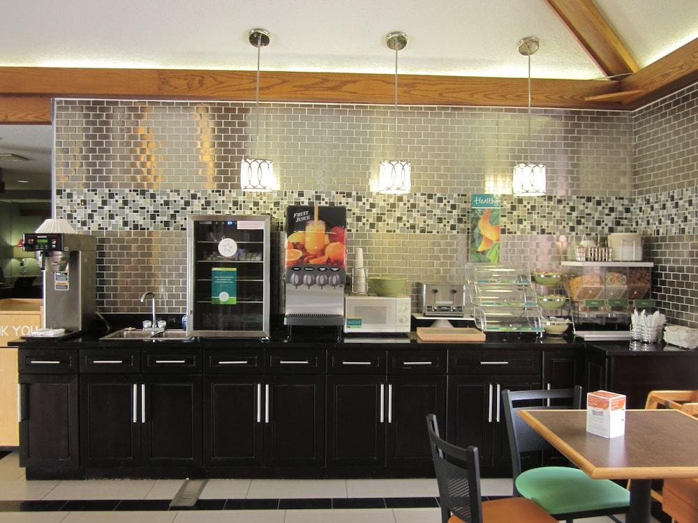 Quality Inn Upper Sandusky Exteriör bild