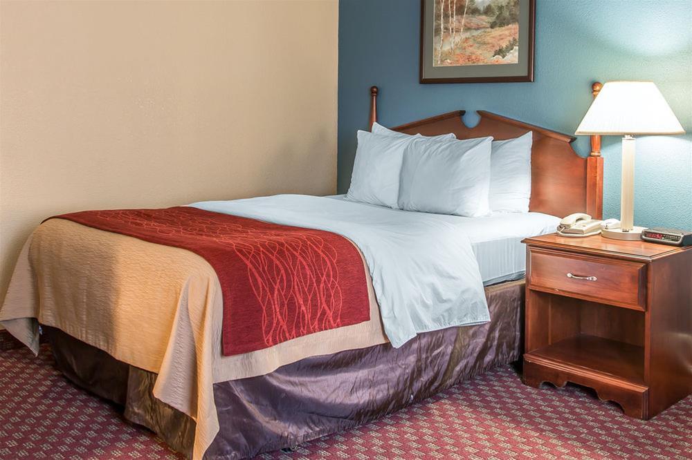 Quality Inn Upper Sandusky Exteriör bild