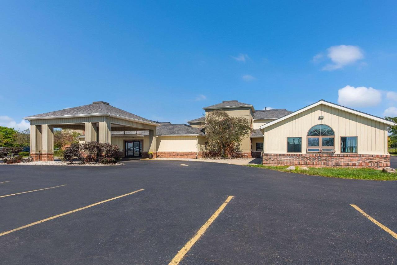 Quality Inn Upper Sandusky Exteriör bild