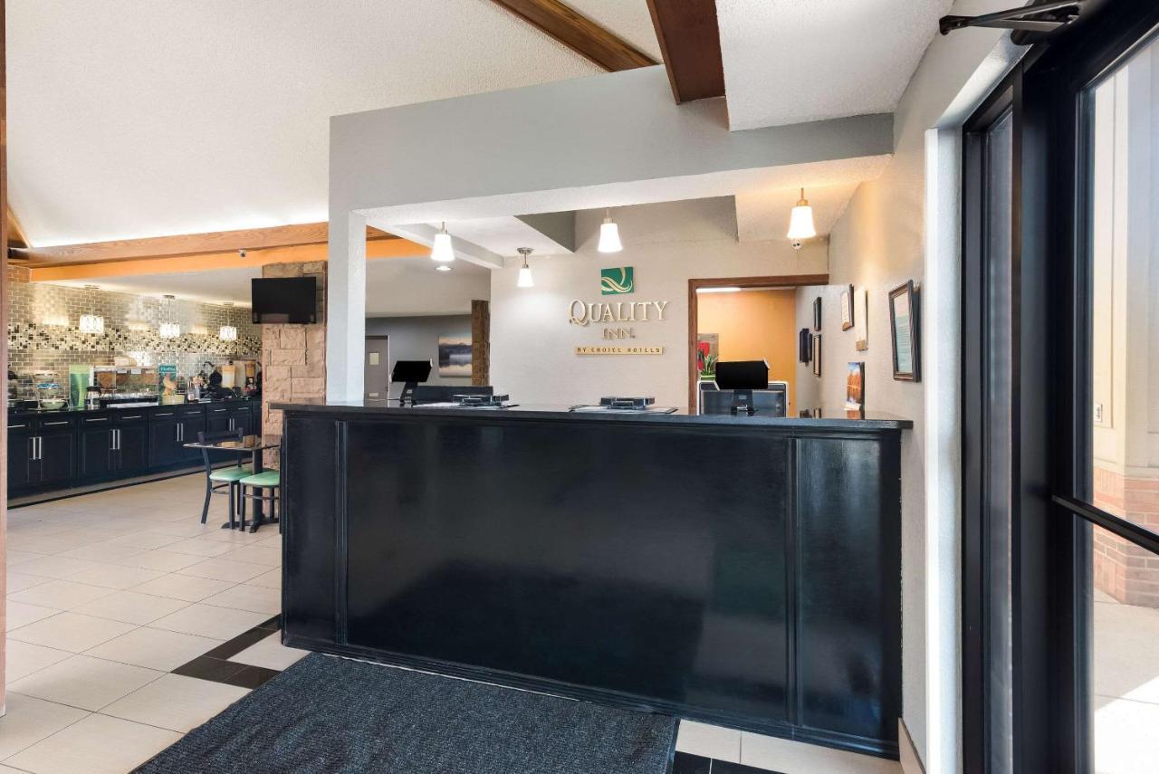 Quality Inn Upper Sandusky Exteriör bild
