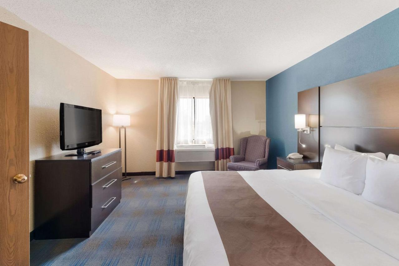 Quality Inn Upper Sandusky Exteriör bild