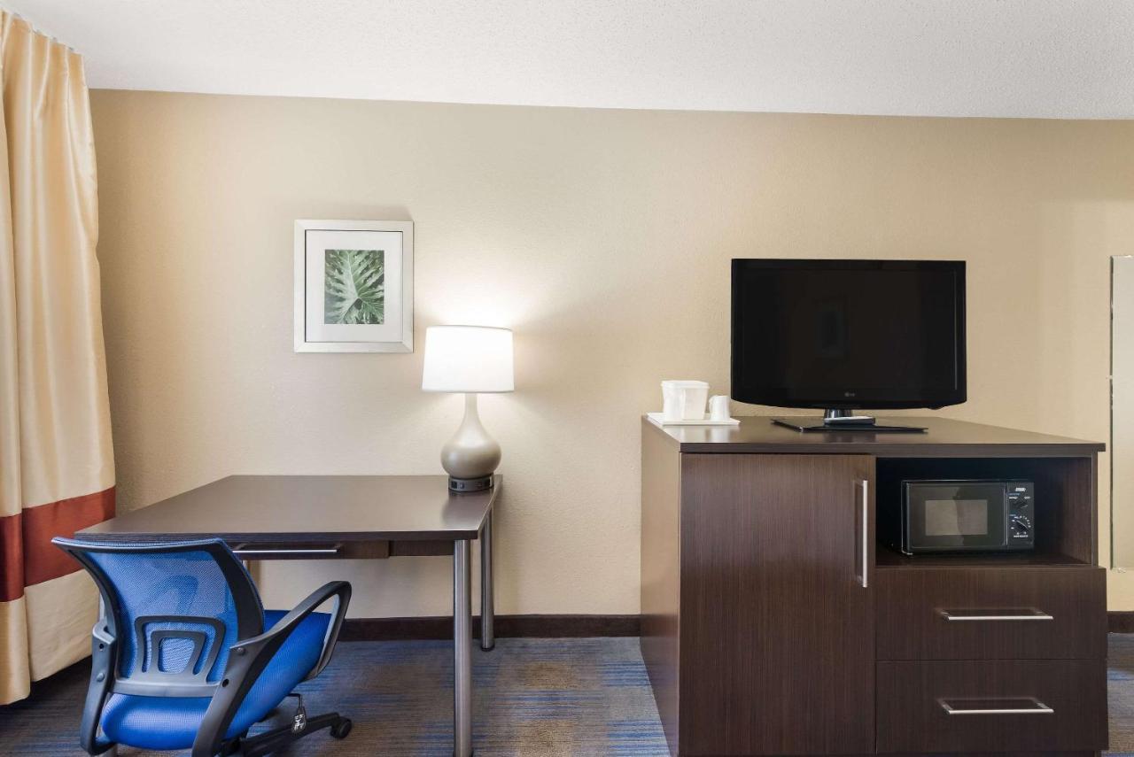 Quality Inn Upper Sandusky Exteriör bild