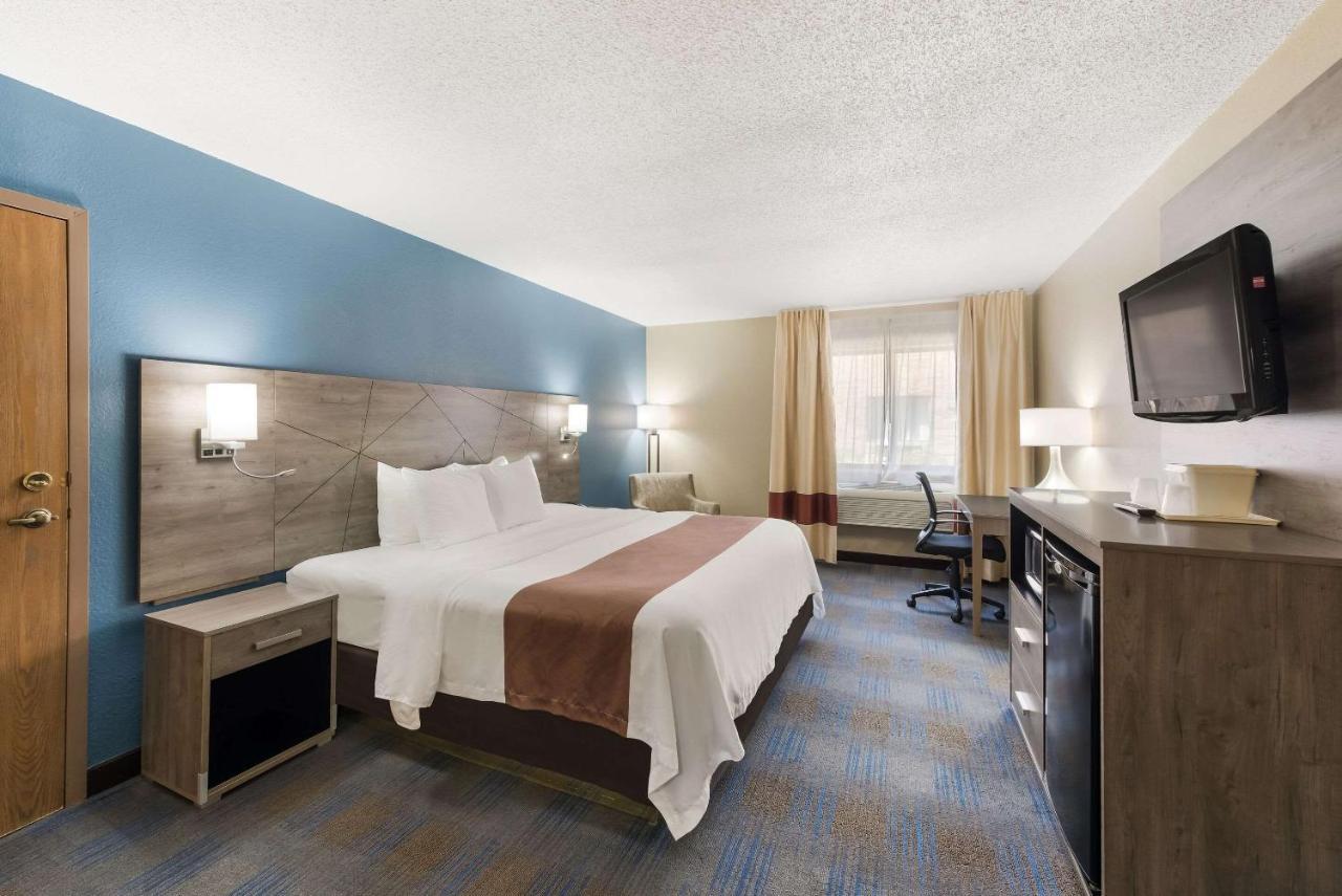 Quality Inn Upper Sandusky Exteriör bild
