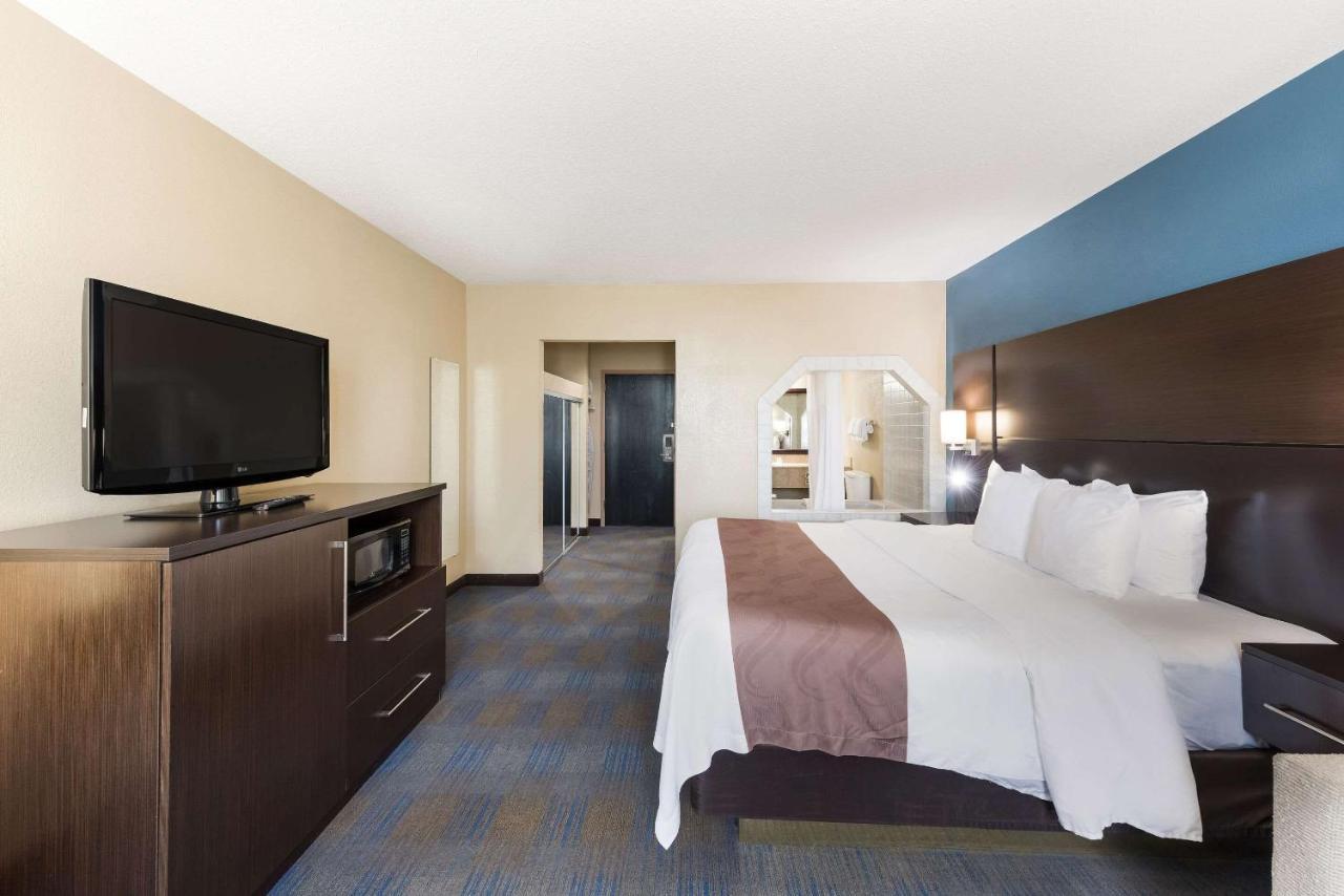 Quality Inn Upper Sandusky Exteriör bild