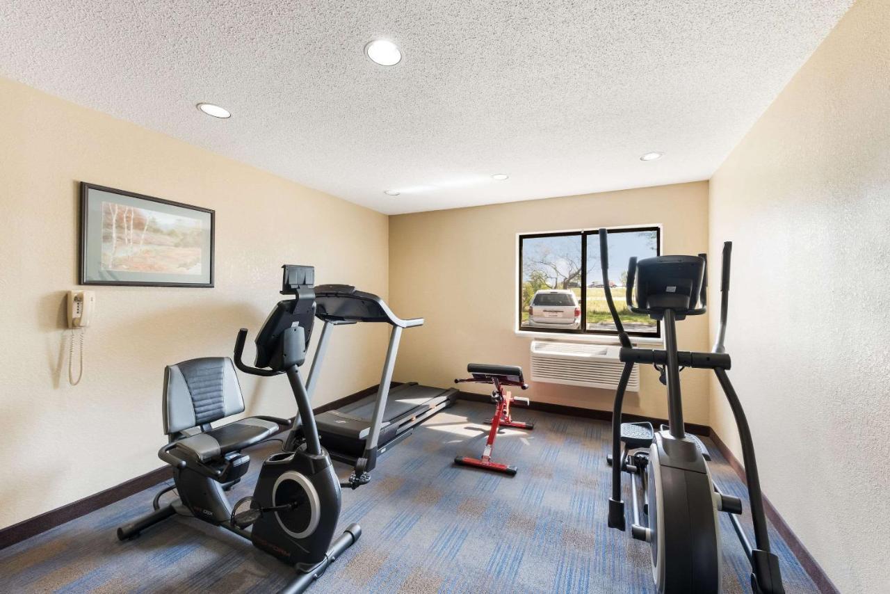 Quality Inn Upper Sandusky Exteriör bild