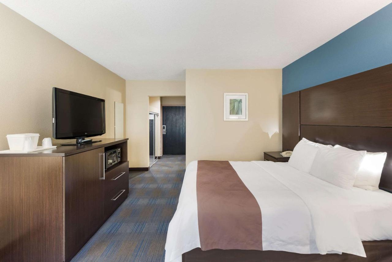 Quality Inn Upper Sandusky Exteriör bild
