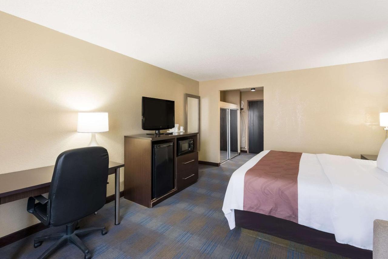 Quality Inn Upper Sandusky Exteriör bild
