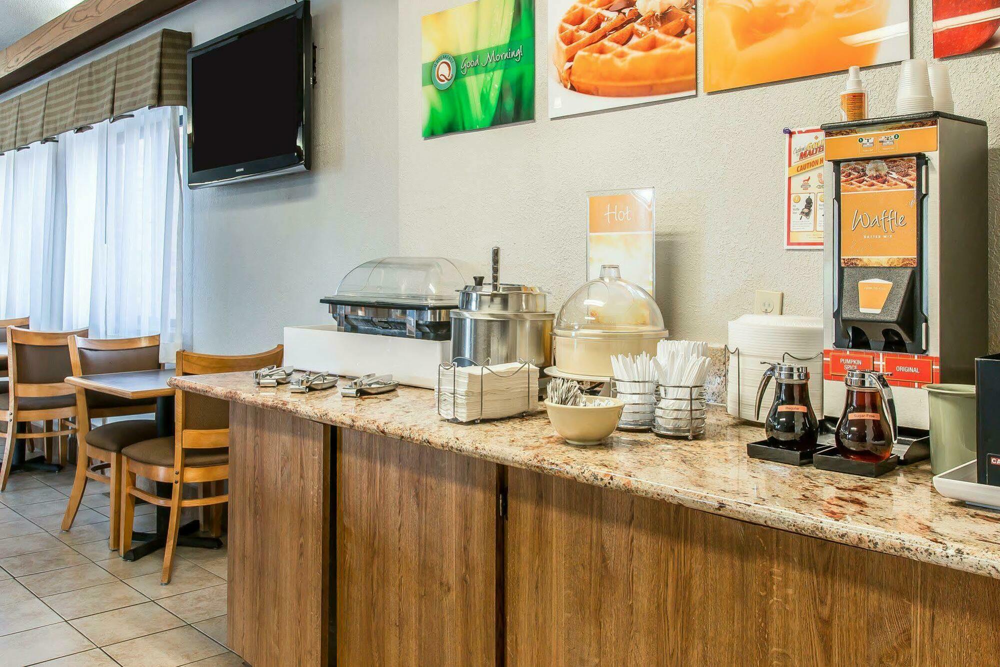Quality Inn Upper Sandusky Exteriör bild
