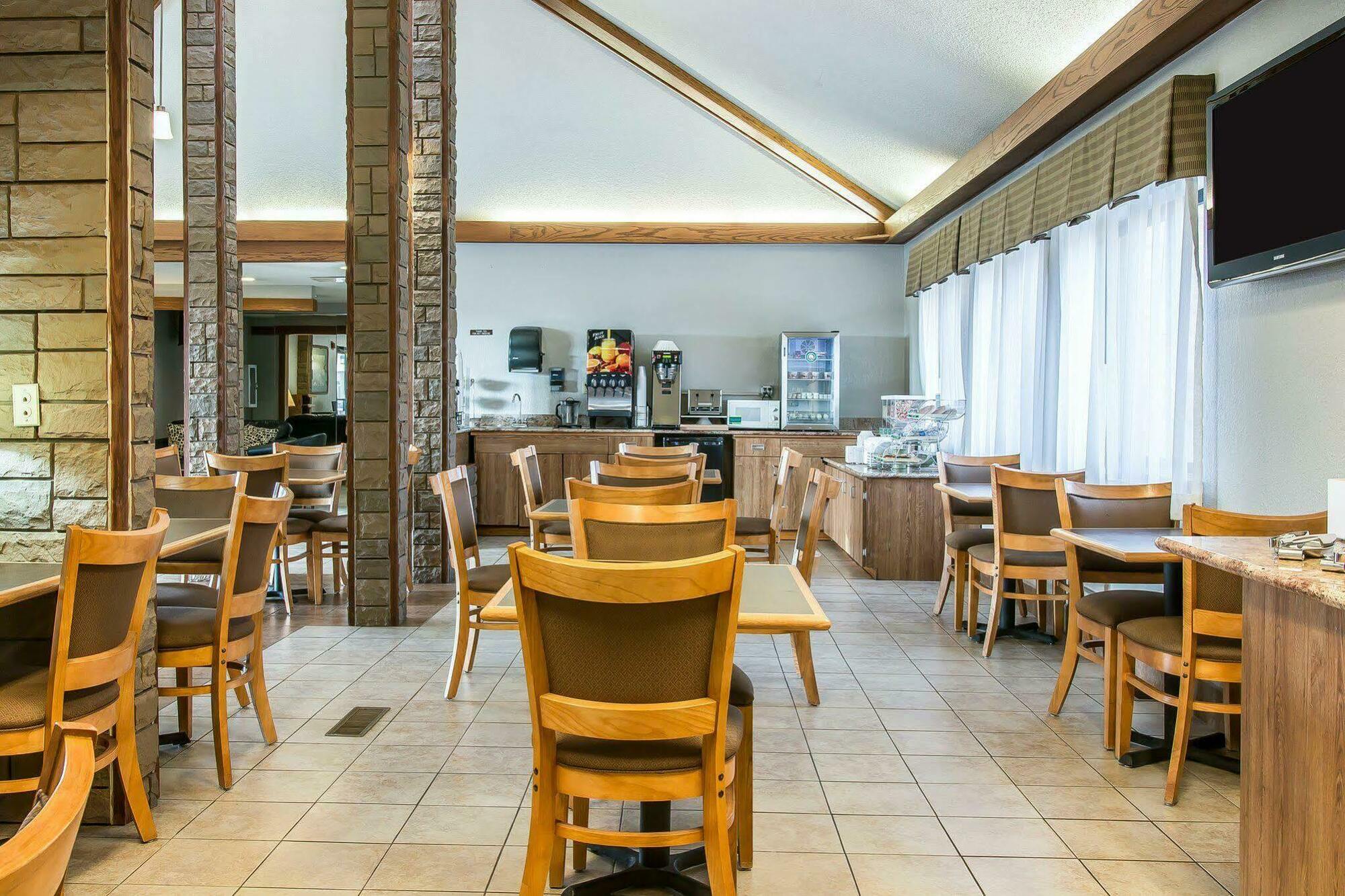 Quality Inn Upper Sandusky Exteriör bild