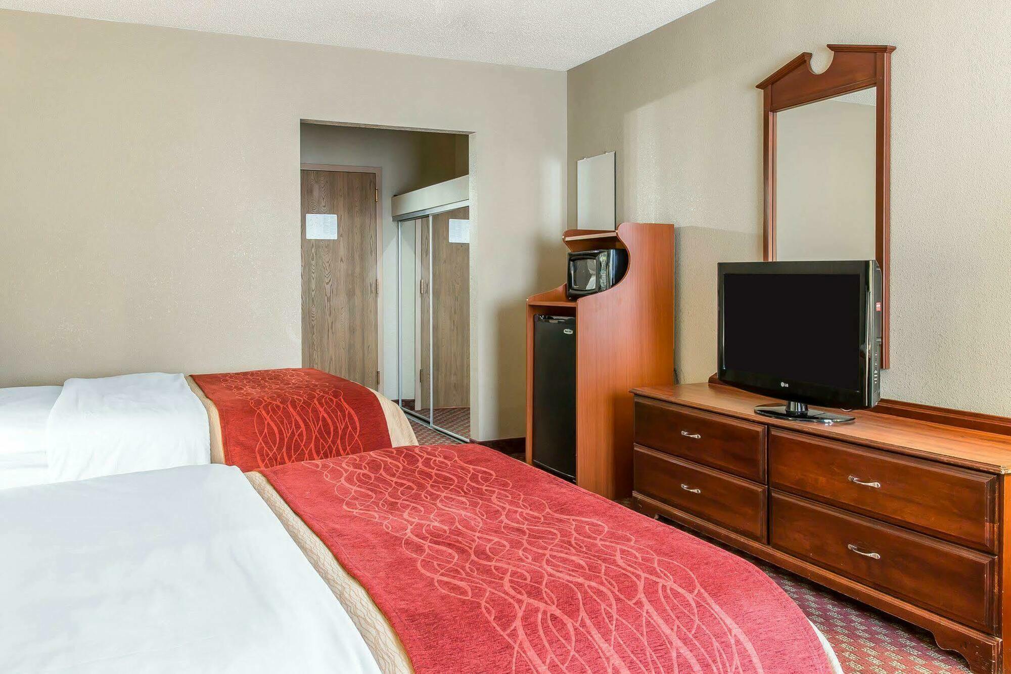 Quality Inn Upper Sandusky Exteriör bild