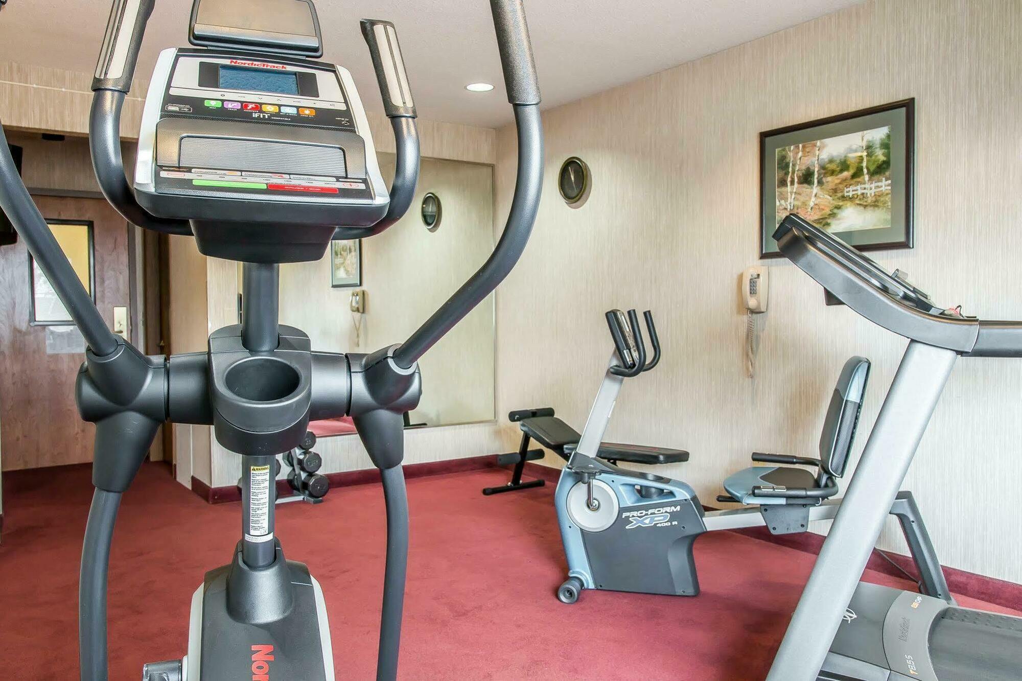 Quality Inn Upper Sandusky Exteriör bild
